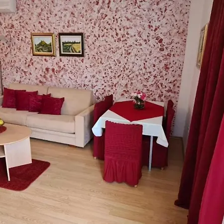 Apartment Lana & Marija *